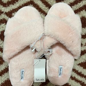 NWT splendid “sandal” sleepers